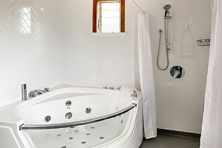 Photo of property in 2 College Street, Te Awamutu, 3800