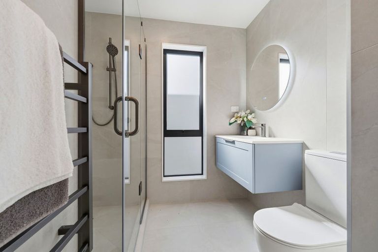 Photo of property in 102e Te Oneroa Way, Long Bay, Auckland, 0630