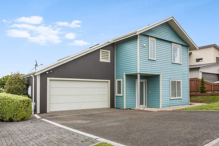 Photo of property in 129 Te Puia Drive, Aotea, Porirua, 5024