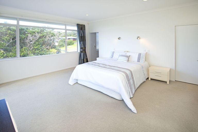 Photo of property in 150 Pacific Parade, Army Bay, Whangaparaoa, 0930
