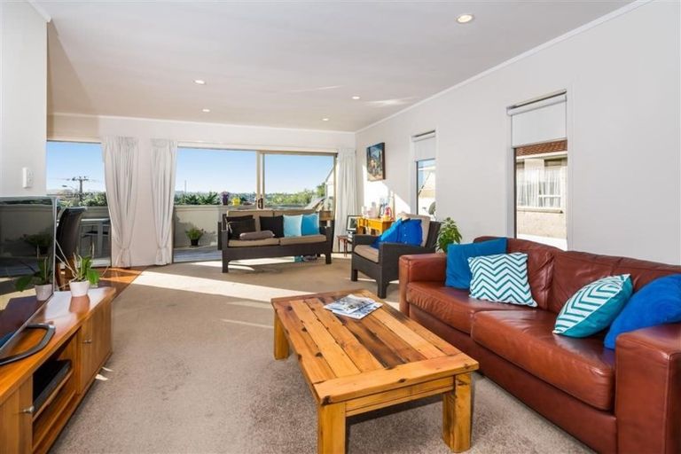 Photo of property in 859 Beach Road, Waiake, Auckland, 0630