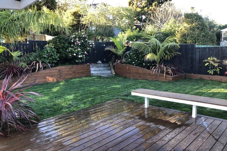 Photo of property in 58 Saffron Street, Birkdale, Auckland, 0626