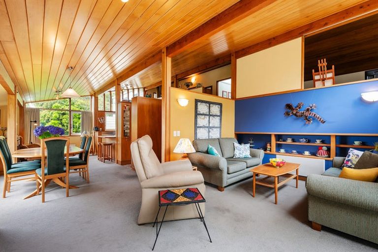 Photo of property in 79 Nicholson Road, Khandallah, Wellington, 6035