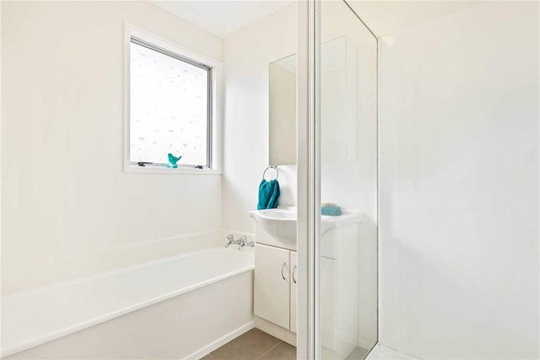 Photo of property in 137 Universal Drive, Henderson, Auckland, 0610