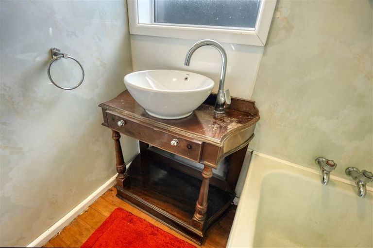 Photo of property in 42 Koe Street, Moana, 7872