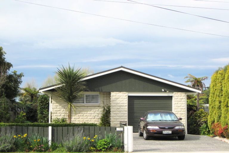 Photo of property in 22 Ferry Road, Clive, 4102