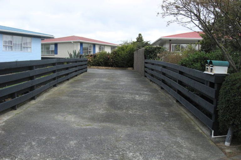 Photo of property in 6b Belgrave Street, Wainuiomata, Lower Hutt, 5014