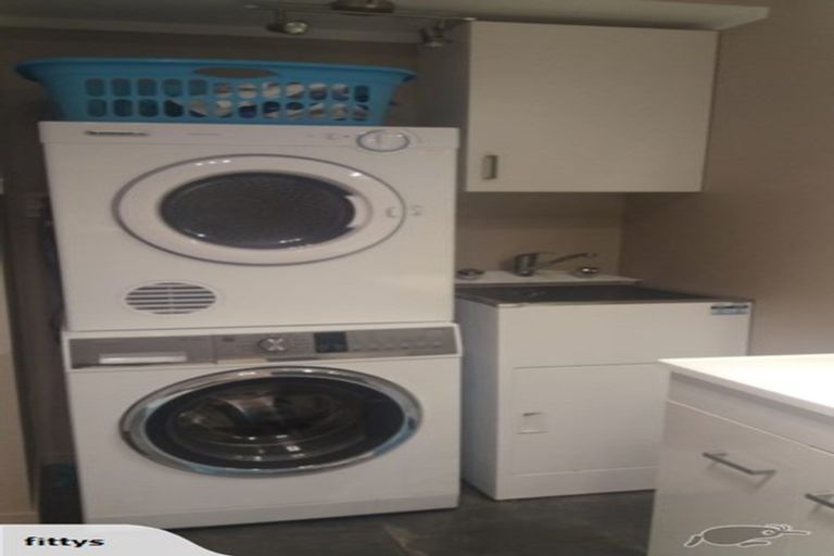 Photo of property in 11 Kensington Place, Fairfield, Hamilton, 3214