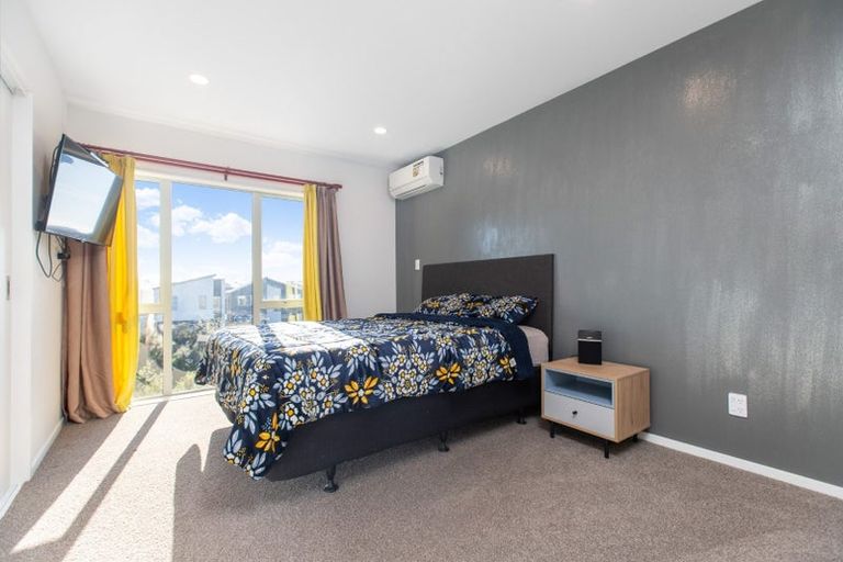 Photo of property in 10 Hea Road, Hobsonville, Auckland, 0616