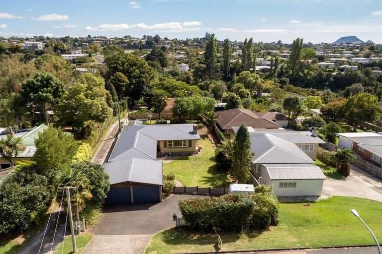 Photo of property in 105 Sutherland Road, Brookfield, Tauranga, 3110