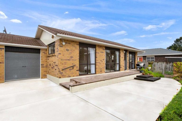 Photo of property in 2/41 Riverside Road, Orewa, 0931