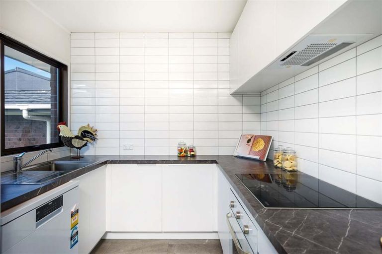 Photo of property in 3/59 Norwood Road, Bayswater, Auckland, 0622