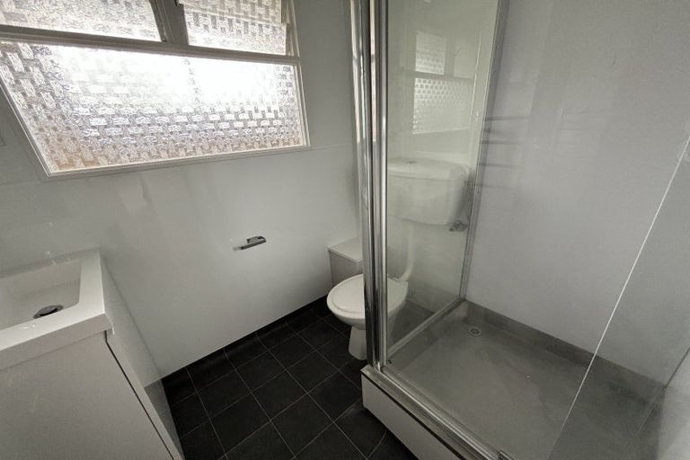 Photo of property in 6 Tiraumea Street, Palmerston North, 4410