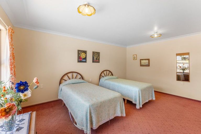 Photo of property in 11 Marewa Place, Waikanae Beach, Waikanae, 5036