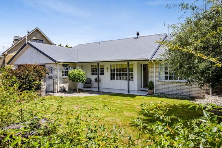 Photo of property in 11 Elder Grove, Whalers Gate, New Plymouth, 4310