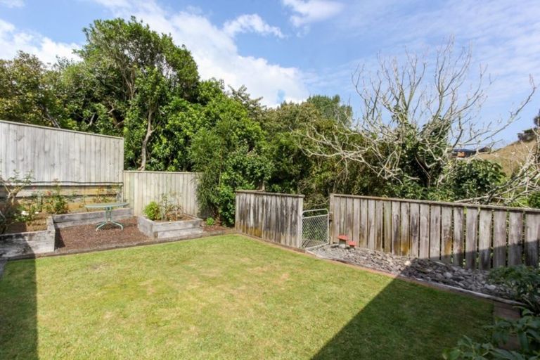 Photo of property in 46 Oranga Street, Marfell, New Plymouth, 4310