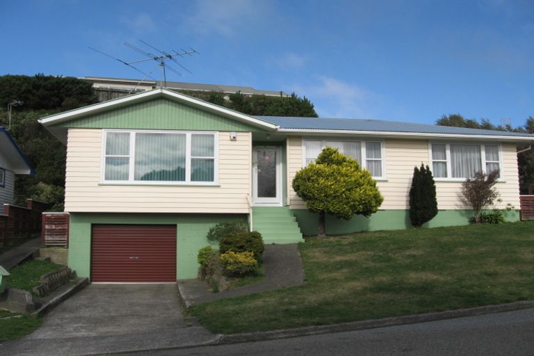 Photo of property in 49 Link Road, Newlands, Wellington, 6037