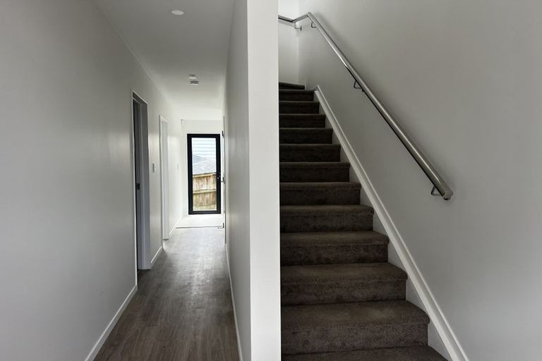 Photo of property in 9/233 Great North Road, Henderson, Auckland, 0612