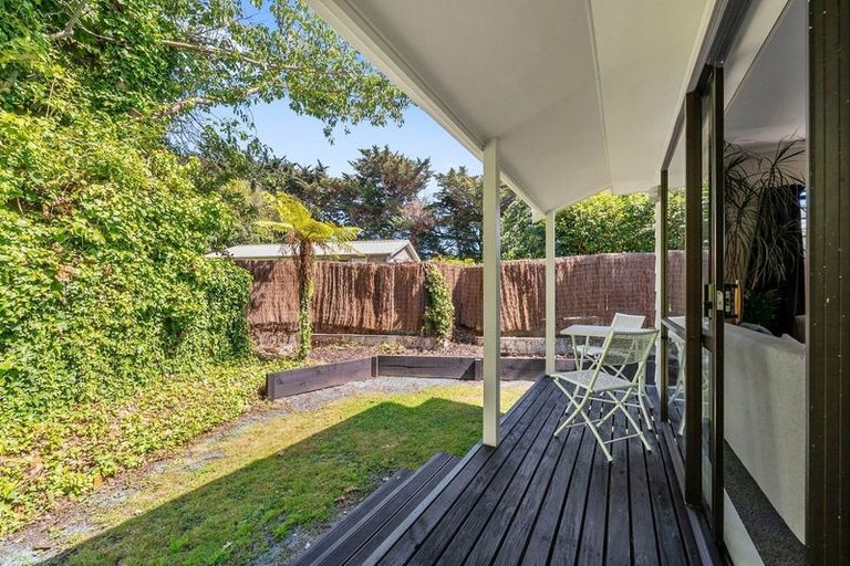Photo of property in 17a Wairere Grove, Paraparaumu, 5032