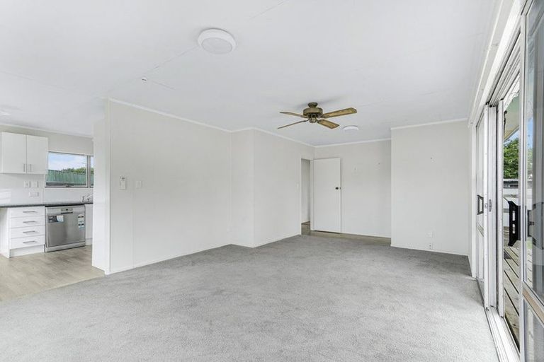 Photo of property in 6 Oakfield Crescent, Pukete, Hamilton, 3200