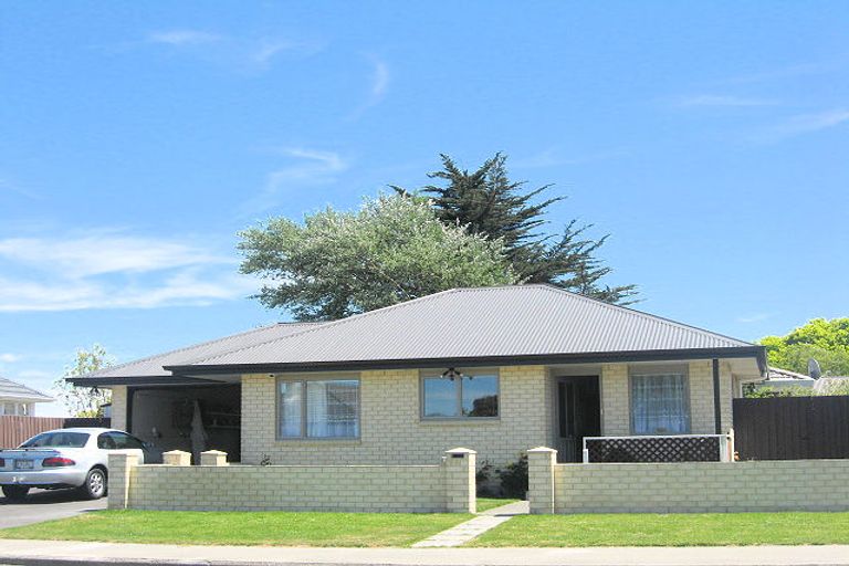 Photo of property in 91 Baynes Street, Burwood, Christchurch, 8083