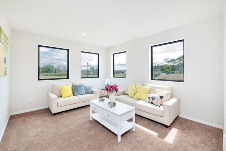 Photo of property in 14 Papareia Road, Karaka, Papakura, 2113