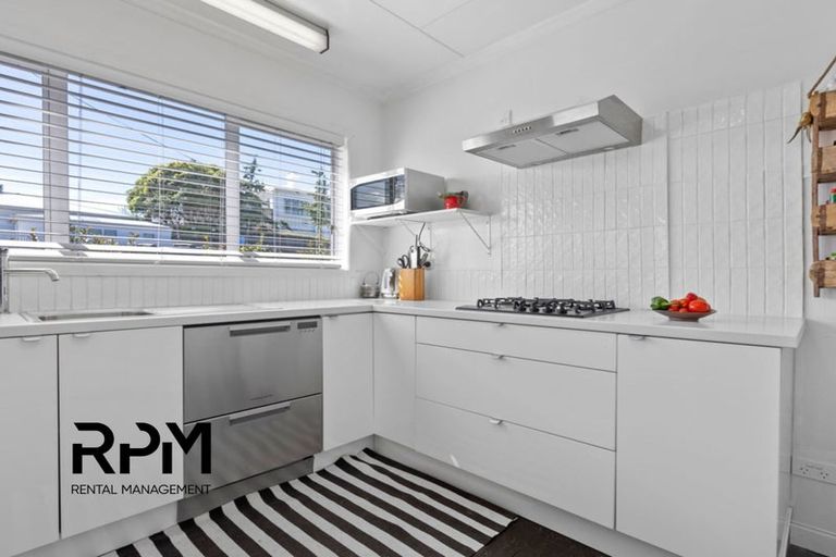 Photo of property in 84 Gover Street, New Plymouth, 4310