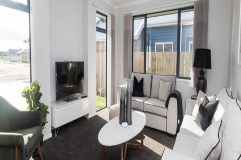 Photo of property in 48 Jane Maree Road, Kumeu, 0810