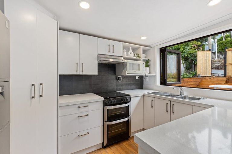 Photo of property in 504 Beach Road, Murrays Bay, Auckland, 0630