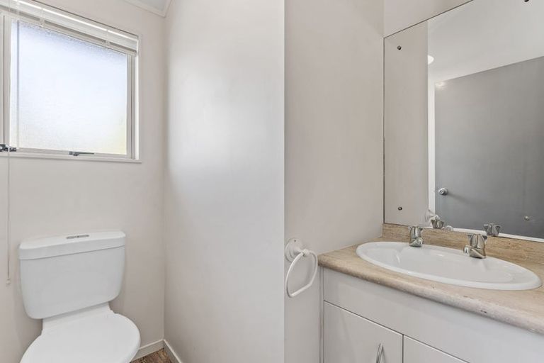 Photo of property in 2/372 Whangaparaoa Road, Stanmore Bay, Whangaparaoa, 0932