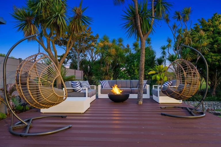 Photo of property in 30 Golf Road, Paraparaumu Beach, Paraparaumu, 5032