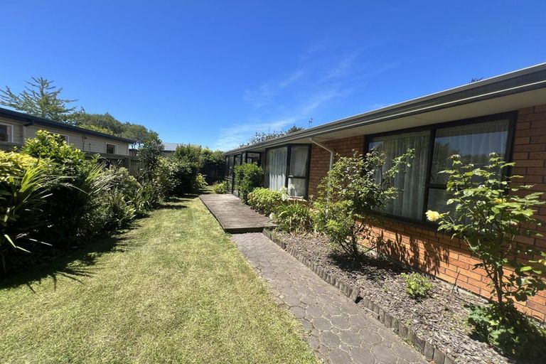 Photo of property in 1/262 Riccarton Road, Upper Riccarton, Christchurch, 8041