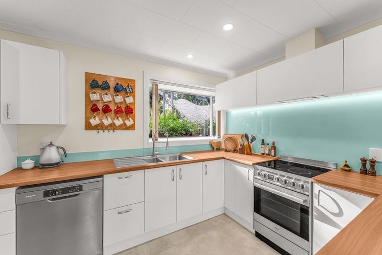 Photo of property in 34 Dunedin Street, Redwood, Christchurch, 8051