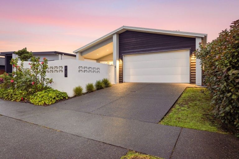 Photo of property in 45 Awatira Drive, Papamoa Beach, Papamoa, 3118
