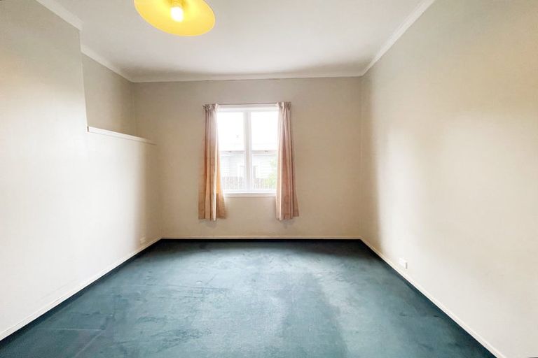 Photo of property in 34 Titirangi Road, New Lynn, Auckland, 0600