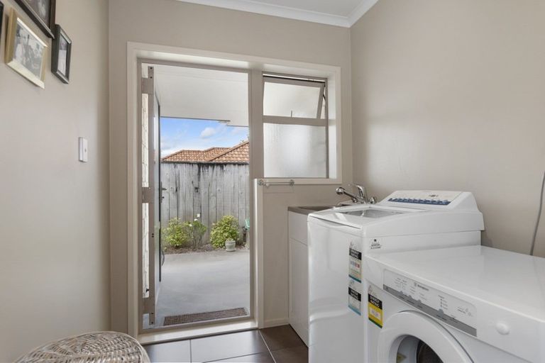 Photo of property in 16 Glenmonarch Place, Pyes Pa, Tauranga, 3112