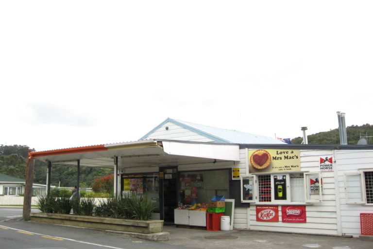 Photo of property in 2e Weranui Road, Waiwera, Orewa, 0994