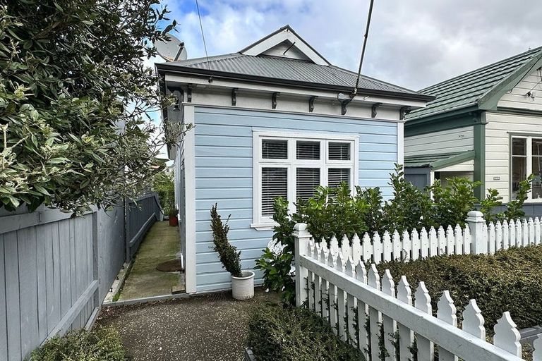 Photo of property in 55 Te Wharepouri Street, Berhampore, Wellington, 6023