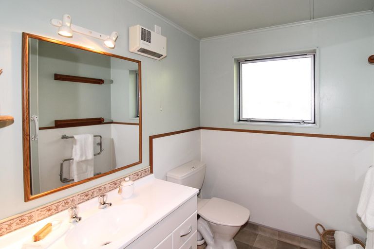 Photo of property in 78 Victoria Street, Carterton, 5713