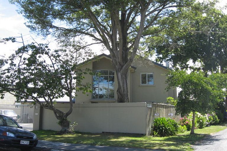 Photo of property in 35a Wairarapa Terrace, Merivale, Christchurch, 8014