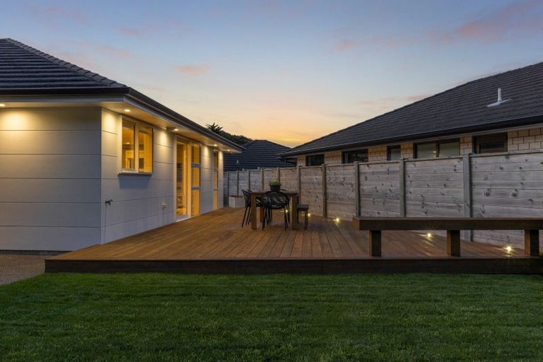 Photo of property in 44 Tradewinds Drive, Whitby, Porirua, 5024