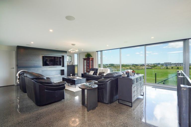 Photo of property in 89 Sunrise Drive, Seaward Bush, Invercargill, 9812