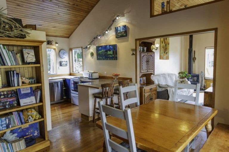 Photo of property in 3 West Road, Kaukapakapa, 0873