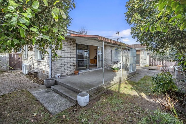 Photo of property in 1/1 Hounslow Street, Ilam, Christchurch, 8041