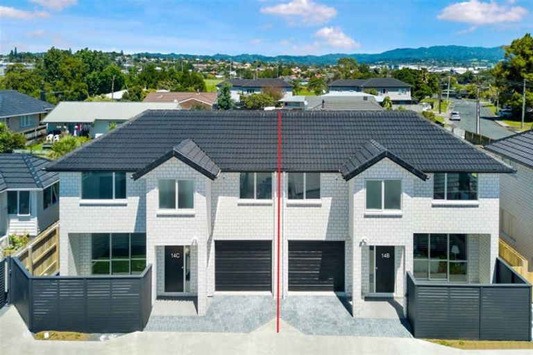 Photo of property in 14b Kirrie Avenue, Te Atatu South, Auckland, 0610