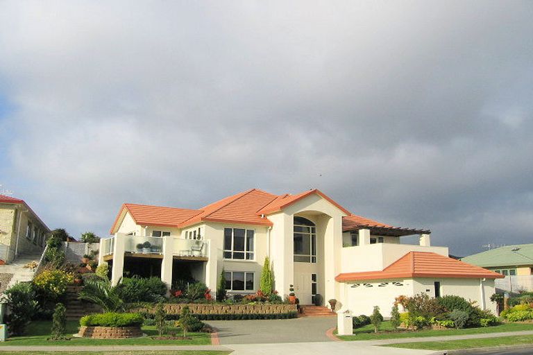 Photo of property in 127 Milne Drive, Paraparaumu, 5032