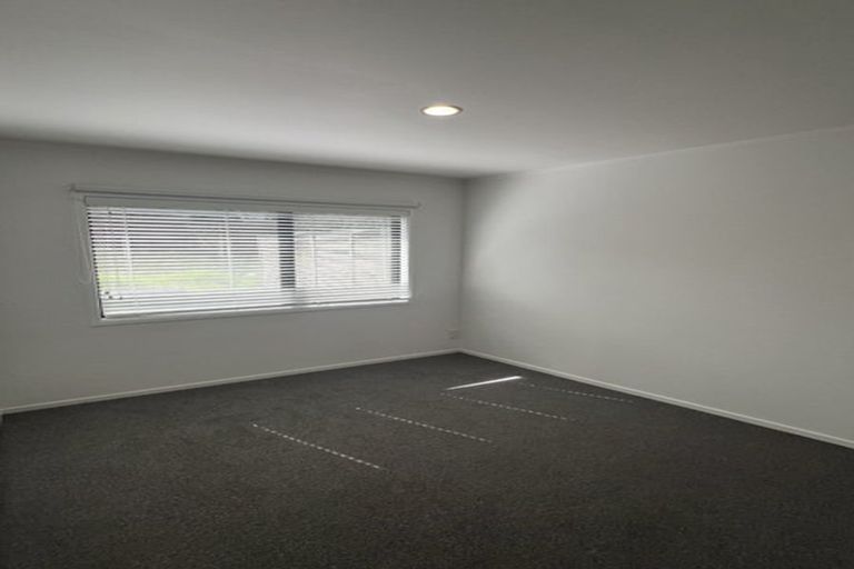 Photo of property in 28 Goodwood Drive, Goodwood Heights, Auckland, 2105