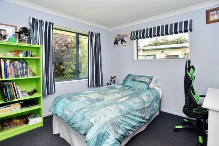 Photo of property in 10 Willowside Place, Amberley, 7410