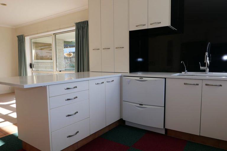 Photo of property in 69 Guildford Drive, Paraparaumu, 5032