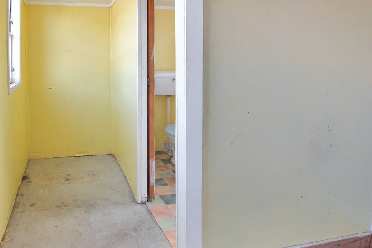 Photo of property in 23 Pratt Avenue, Foxton Beach, Foxton, 4815